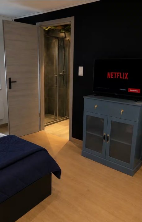 Chambre et TV de la Casa dei Fiori